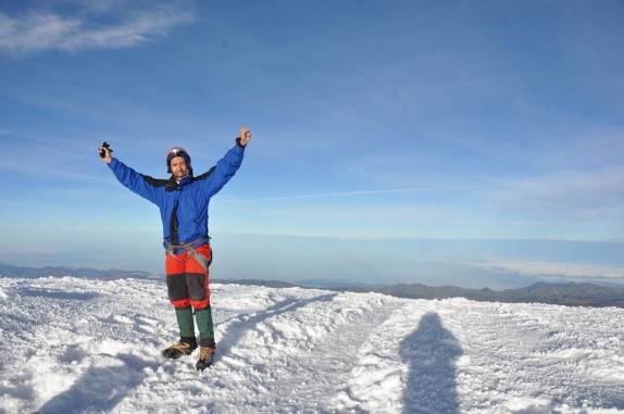 Celebrando a chegada ao alto de Ventemilla, o segundo ponto mais alto do Chimborazo, com 6.280 m (Equador)